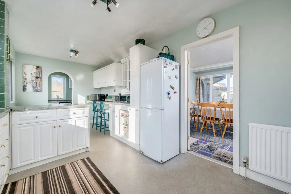 Cross Lane, Birkenshaw, BD11, photo 5