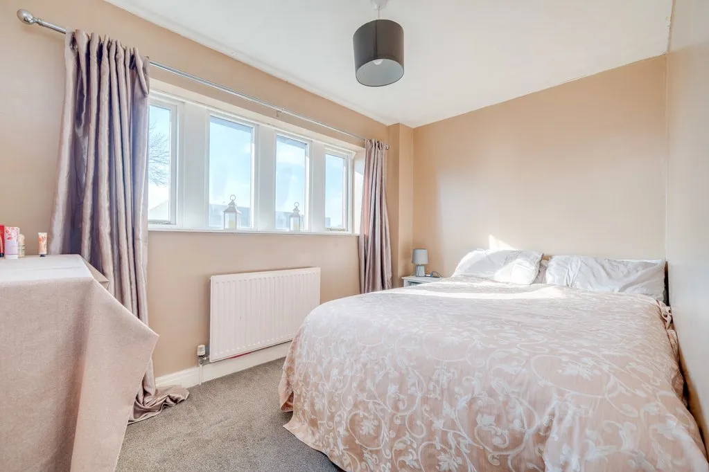 Cross Lane, Birkenshaw, BD11, photo 11