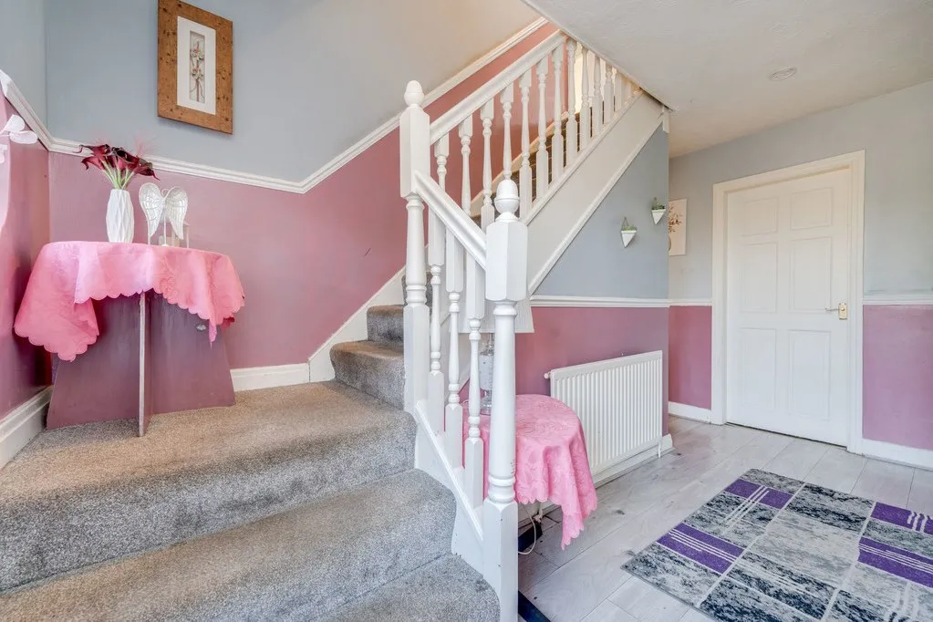 Cross Lane, Birkenshaw, BD11, photo 8