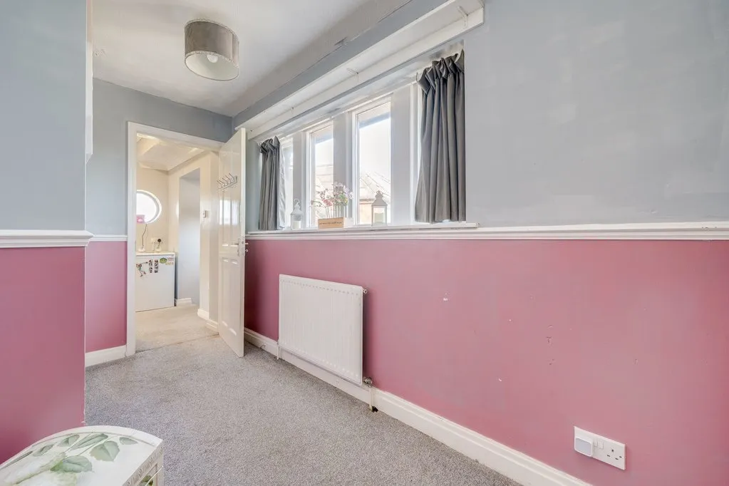 Cross Lane, Birkenshaw, BD11, photo 18