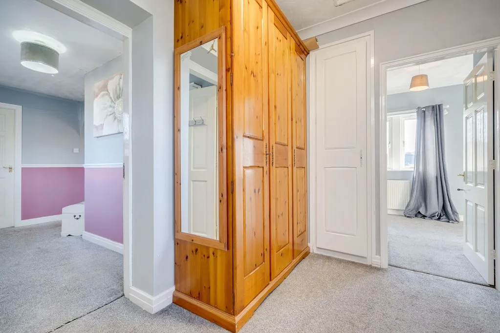 Cross Lane, Birkenshaw, BD11, photo 20