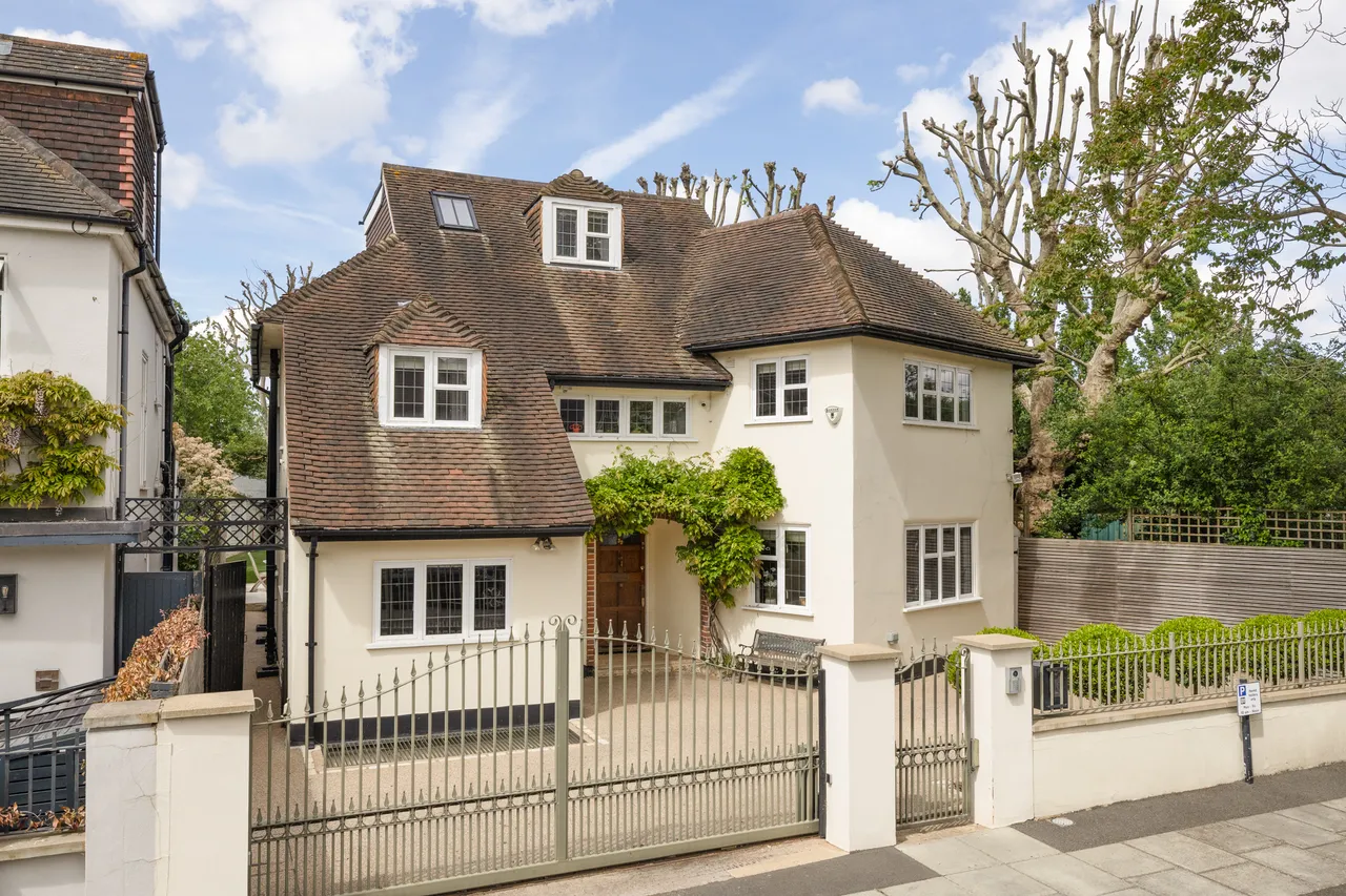 6 bed house for sale, Parke Road, Richmond Upon Thames, SW13