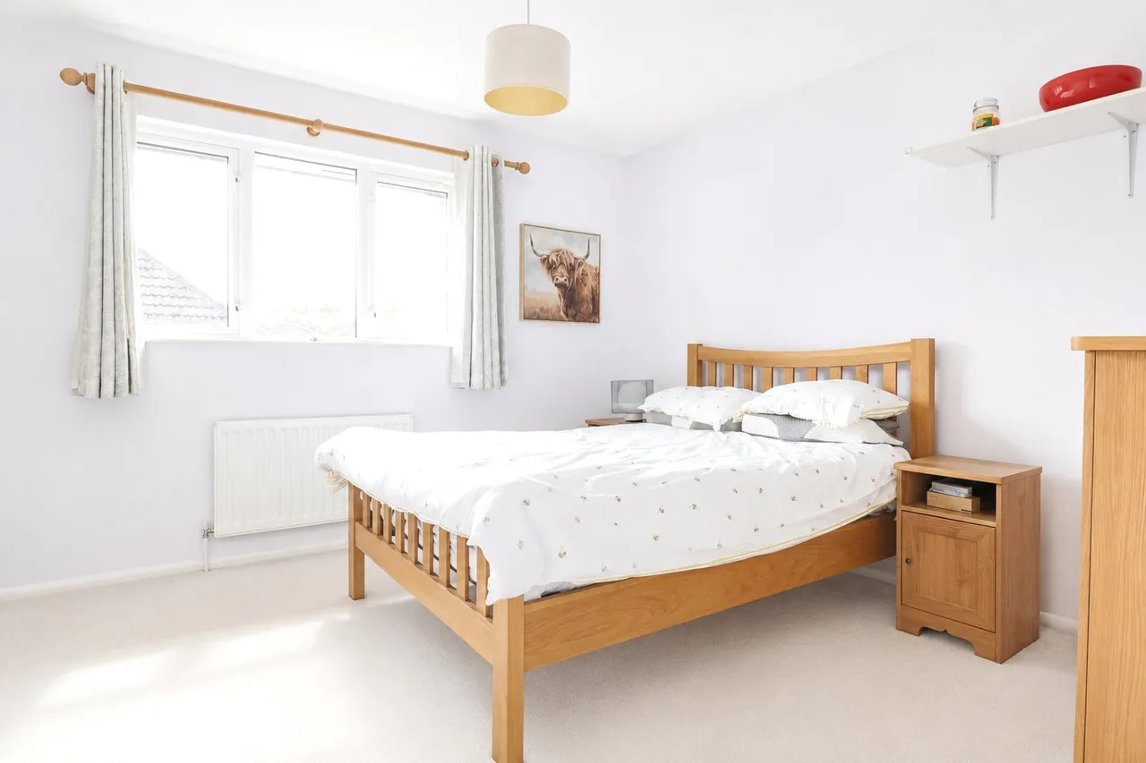 Jessett Drive, Church Crookham, Fleet, Hampshire, GU52 0XB, photo 3