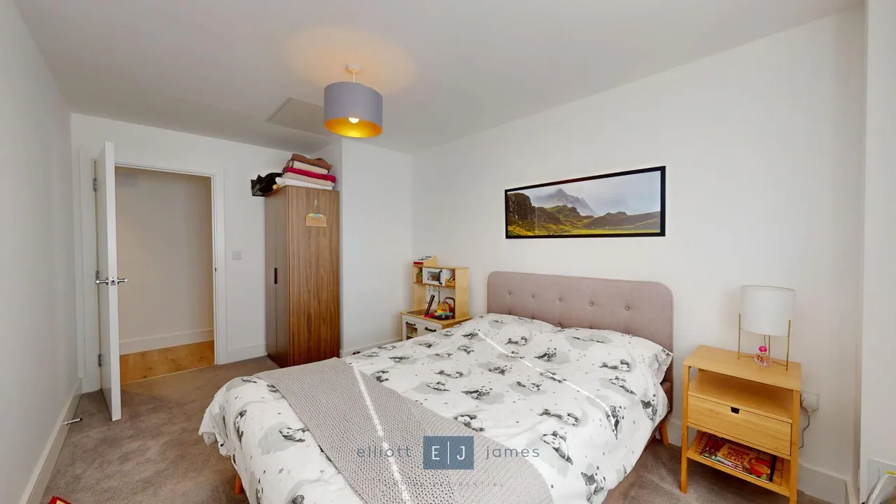 Royal Oak Close, Loughton, photo 8