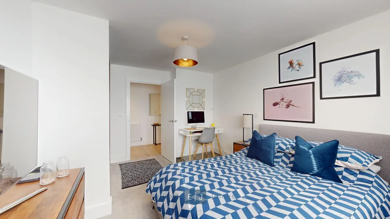 Royal Oak Close, Loughton, photo 6