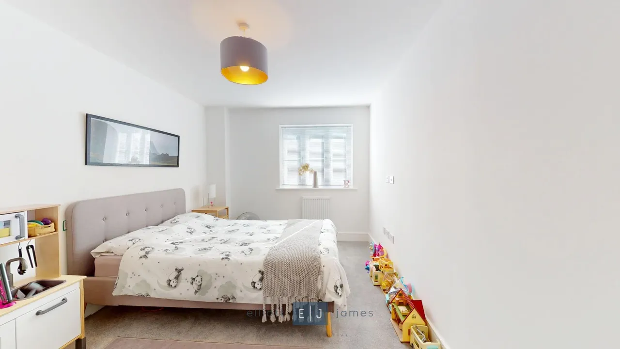 Royal Oak Close, Loughton, photo 7