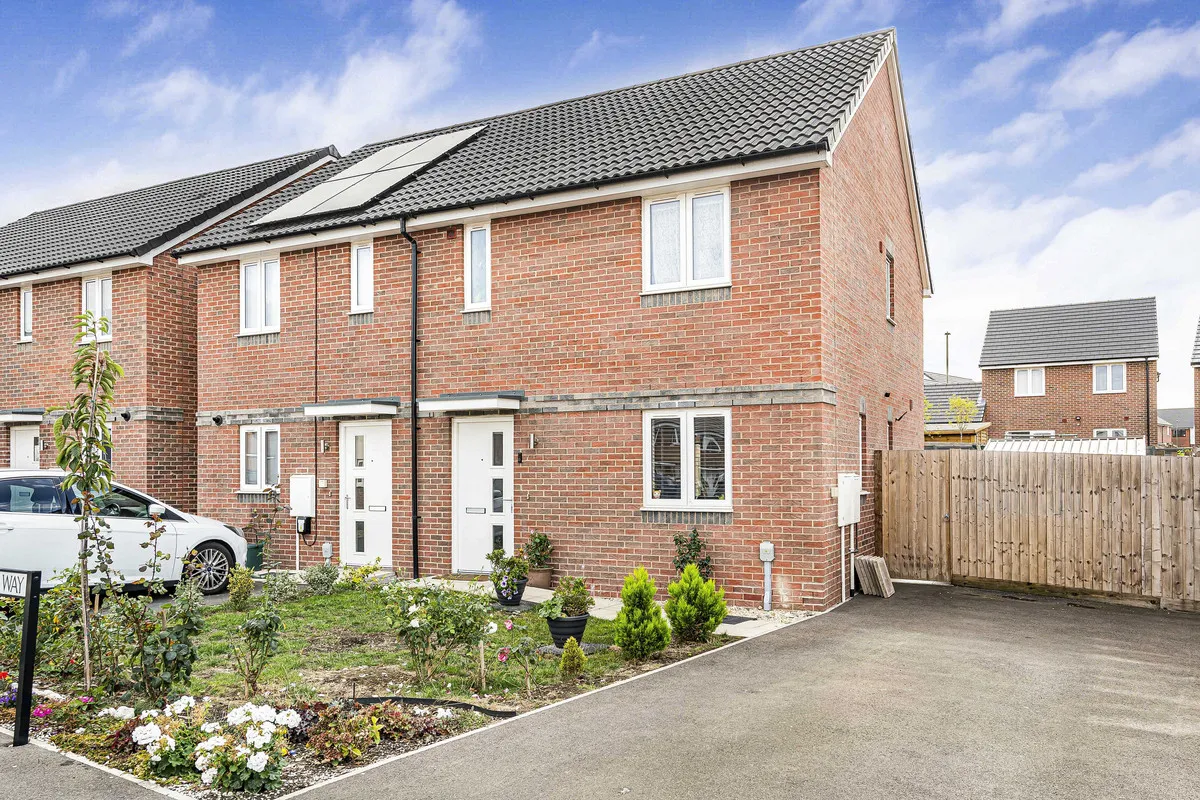 3 bed house for sale, Whitworth Way, Grove