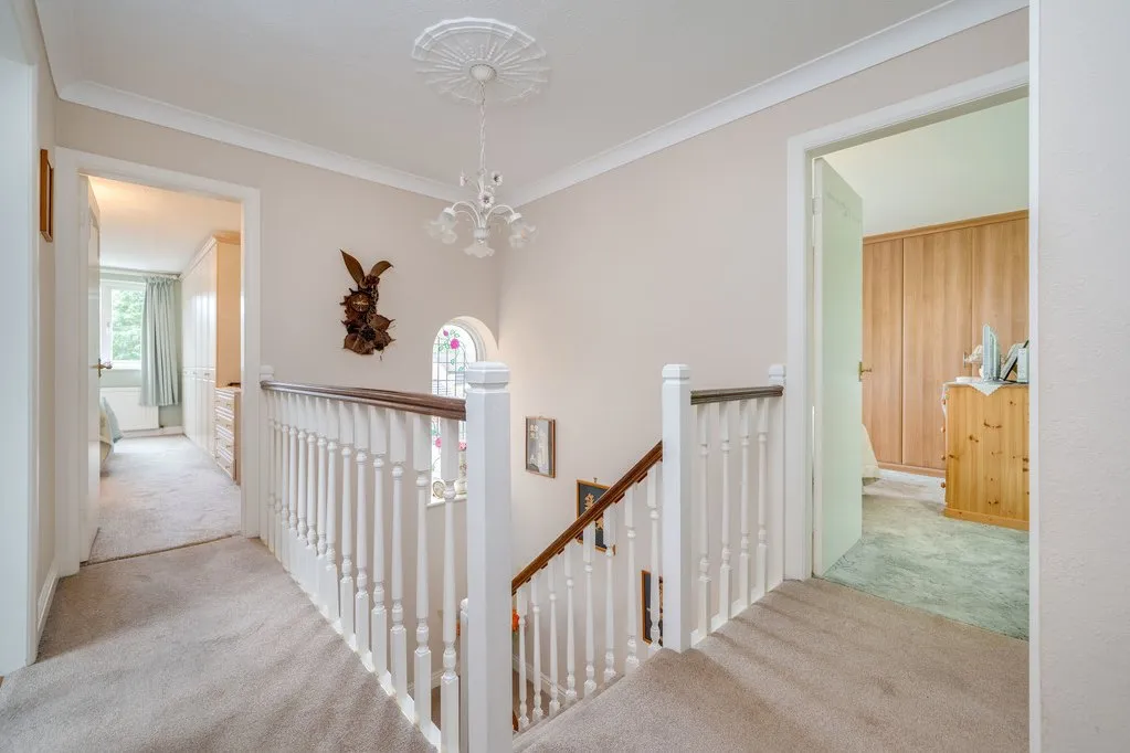 Bradford Road, Birstall WF17 9JB, photo 20