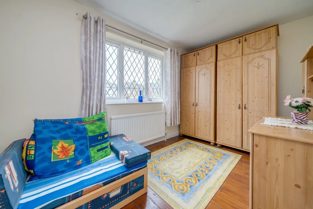 Bradford Road, Birstall WF17 9JB, photo 15
