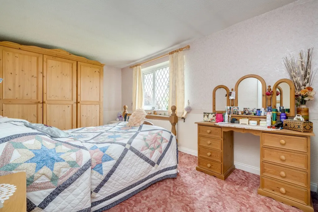 Bradford Road, Birstall WF17 9JB, photo 14