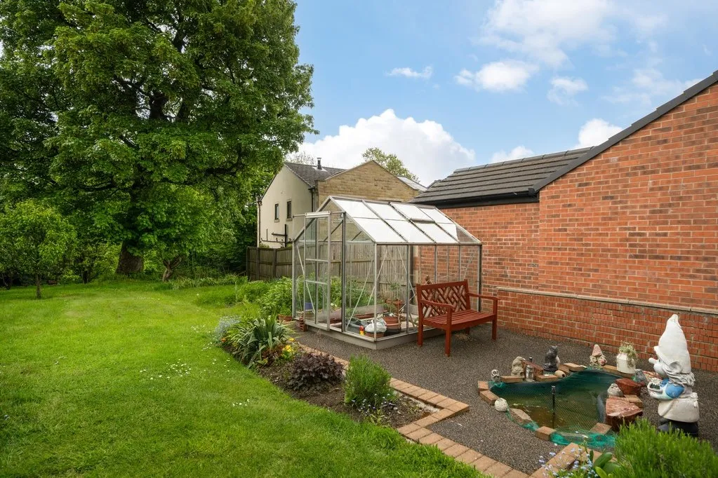 Bradford Road, Birstall WF17 9JB, photo 6