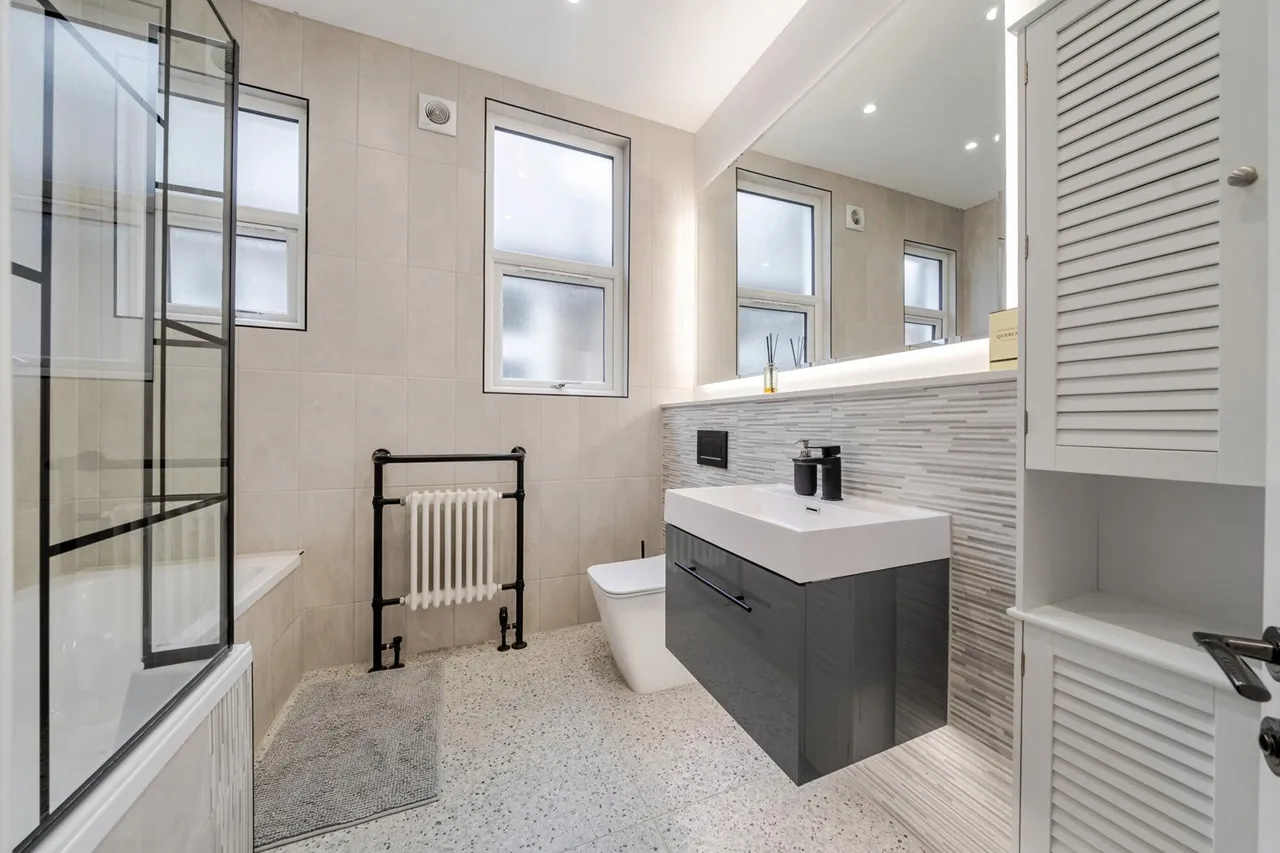 Bellingham Road, SE6, photo 12