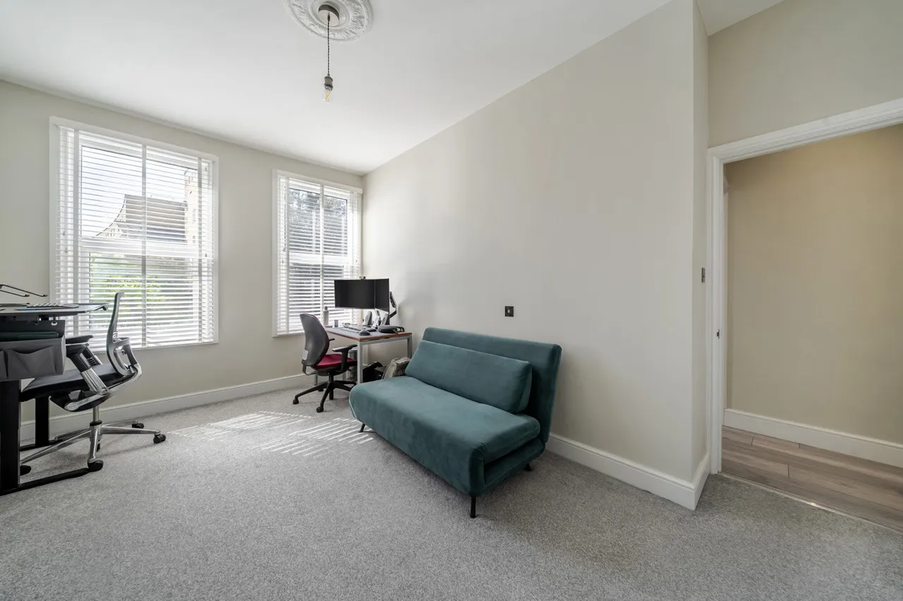 Bellingham Road, SE6, photo 17