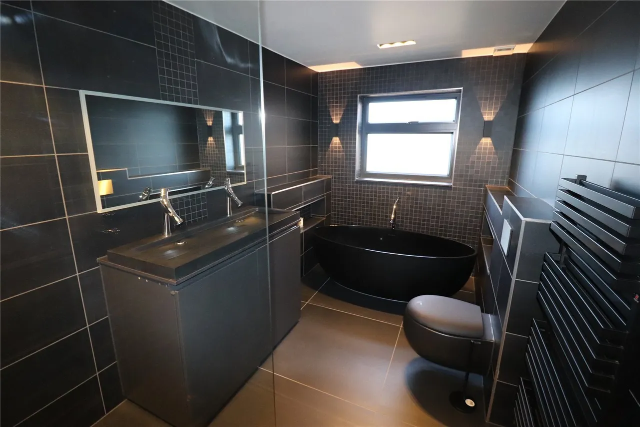 Hall Green Lane, Hutton, Brentwood, Essex, CM13, photo 12