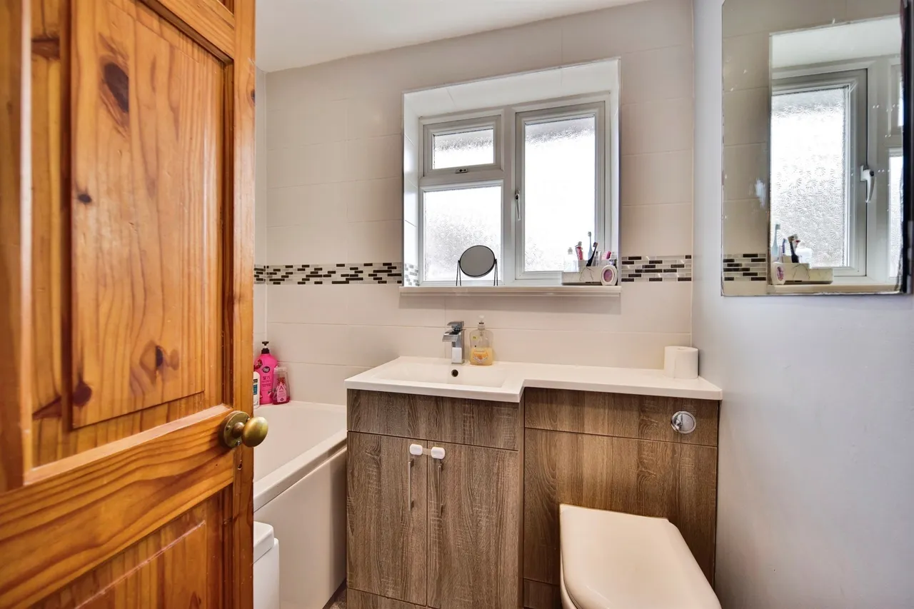 Cleavesland, Laddingford, ME18, photo 16