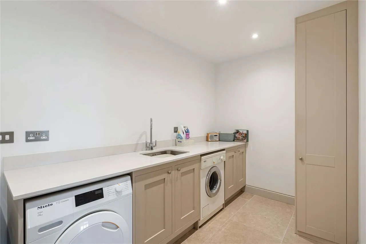 Amberley Ridge, Minchinhampton Common, Stroud, Gloucestershire, GL5 5DB, photo 8