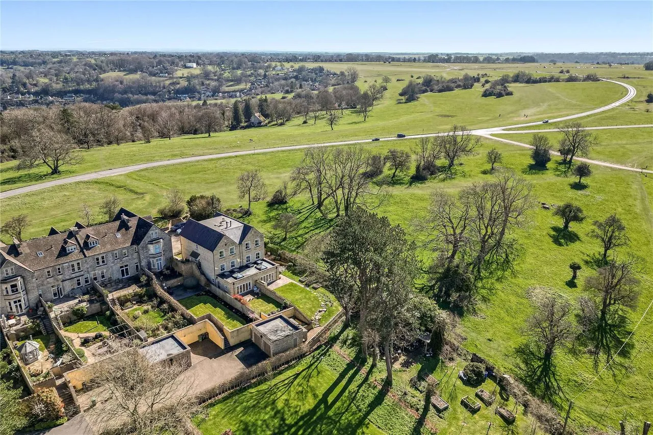 Amberley Ridge, Minchinhampton Common, Stroud, Gloucestershire, GL5 5DB, photo 5