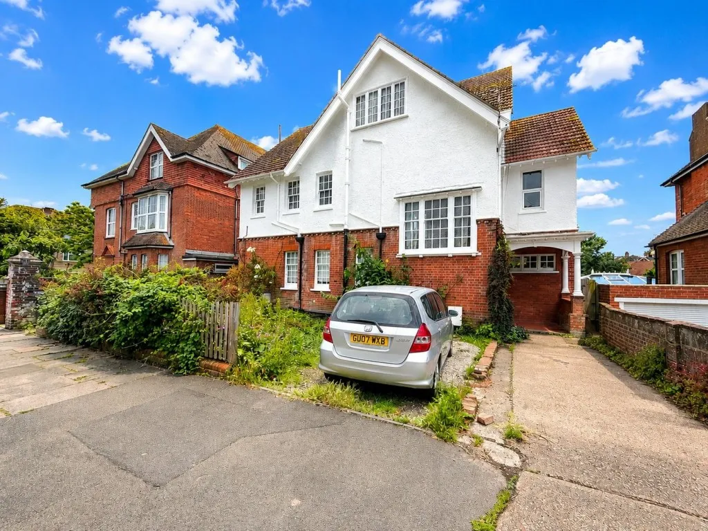 3 bed flat for sale, Cantelupe Road, Bexhill on Sea