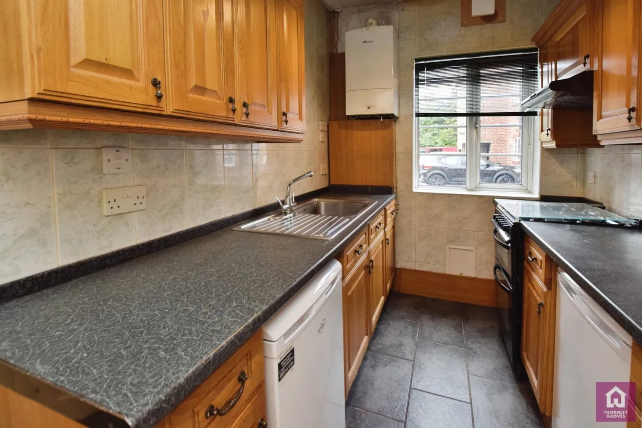 Flixton Road, Urmston, M41, photo 4