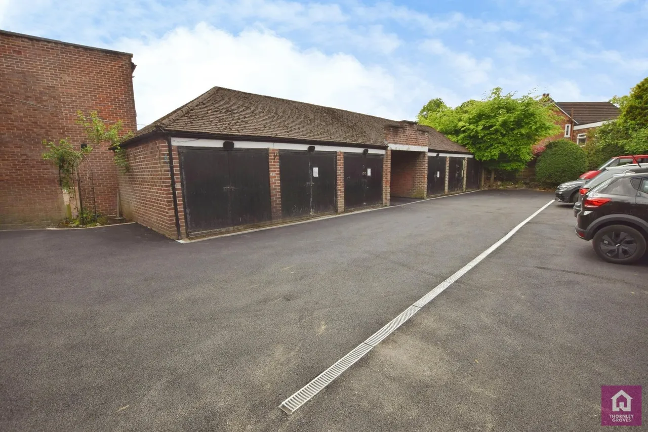 Flixton Road, Urmston, M41, photo 9