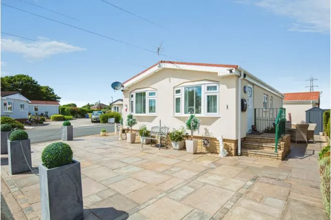 2 bed park home for sale, Carr Bridge Residential Park, Blackpool, FY4