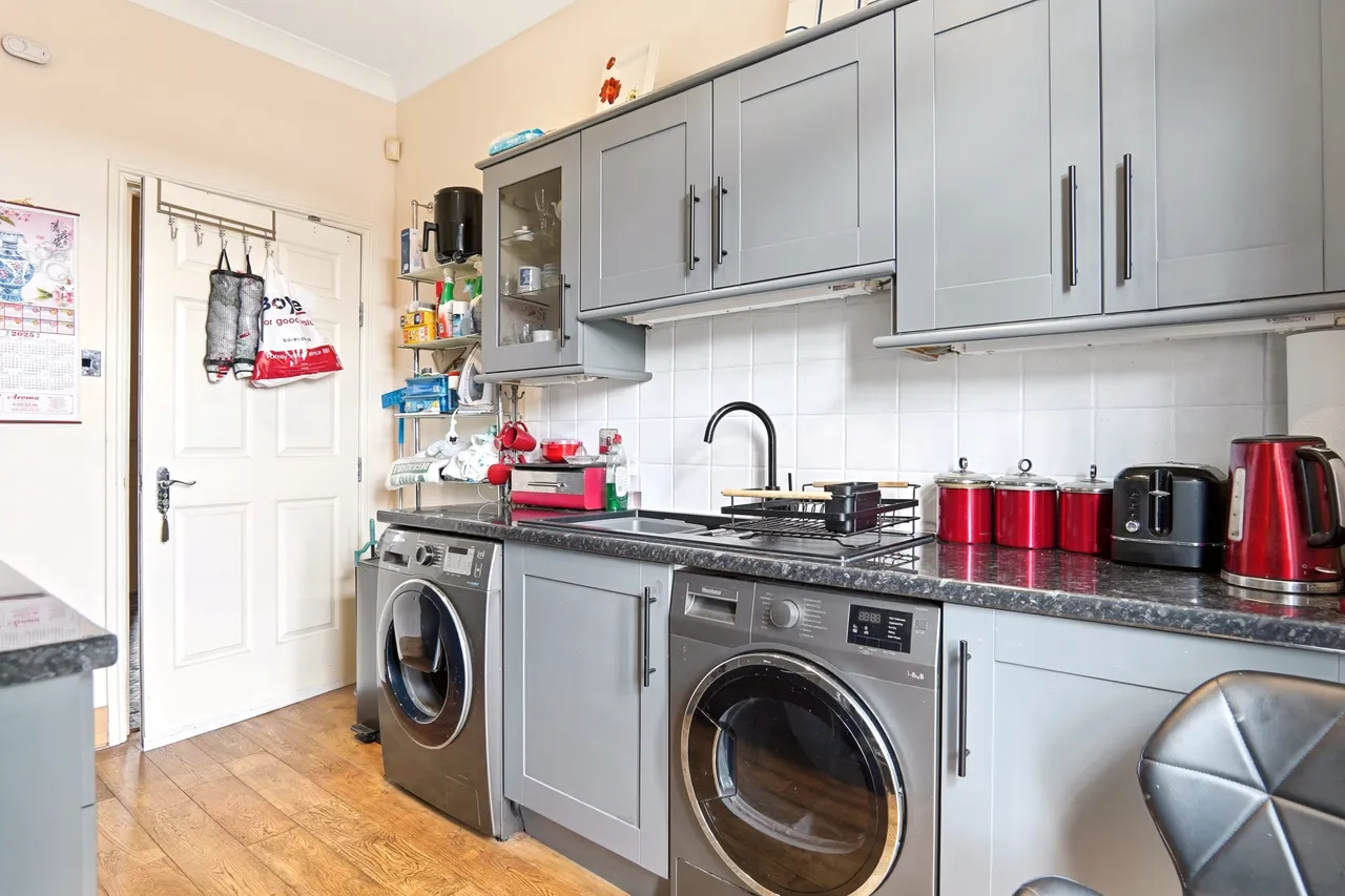 Thorne Road, Wheatley, DN2, photo 9