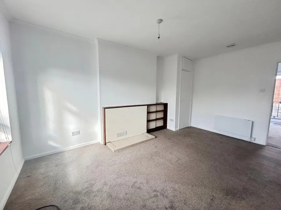 The Broadway, Thatcham, RG19, photo 4