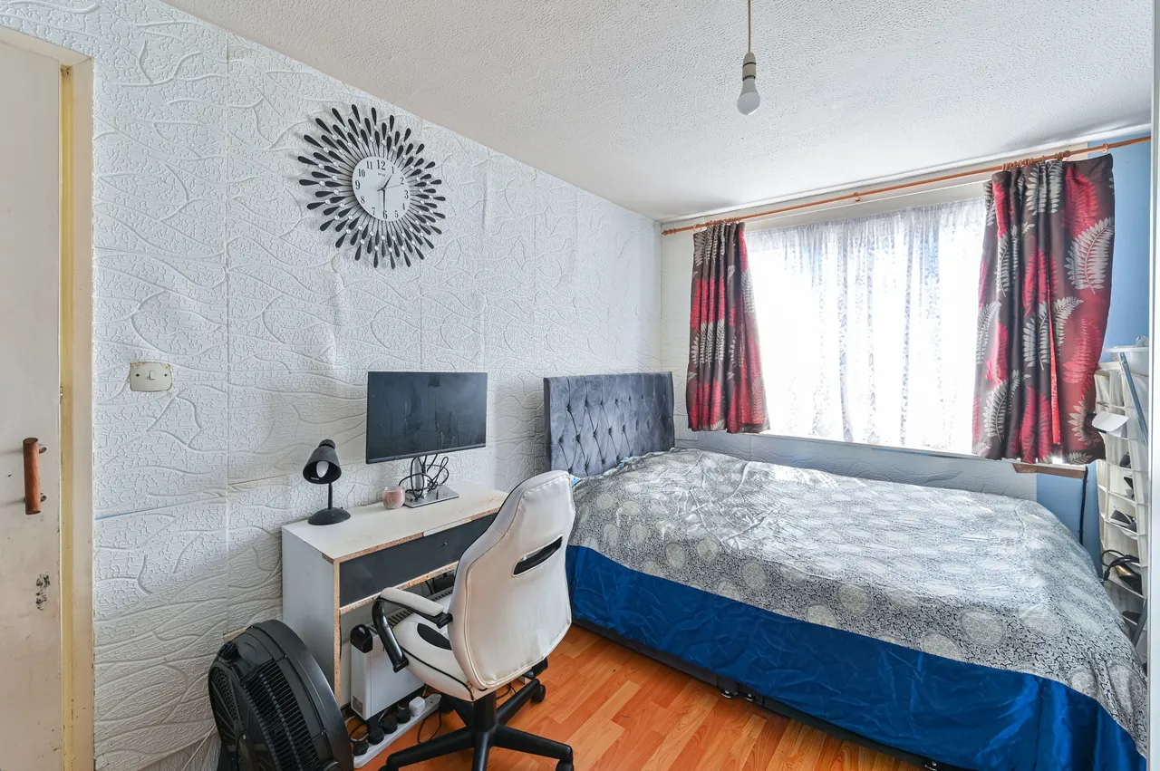 9 Rowan Avenue, London, photo 7