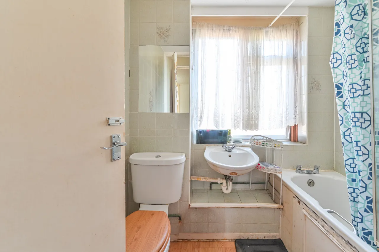 9 Rowan Avenue, London, photo 9