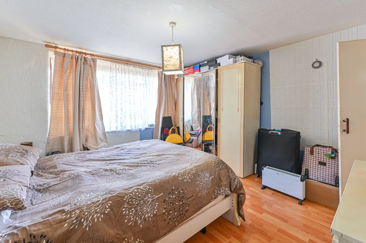 9 Rowan Avenue, London, photo 5