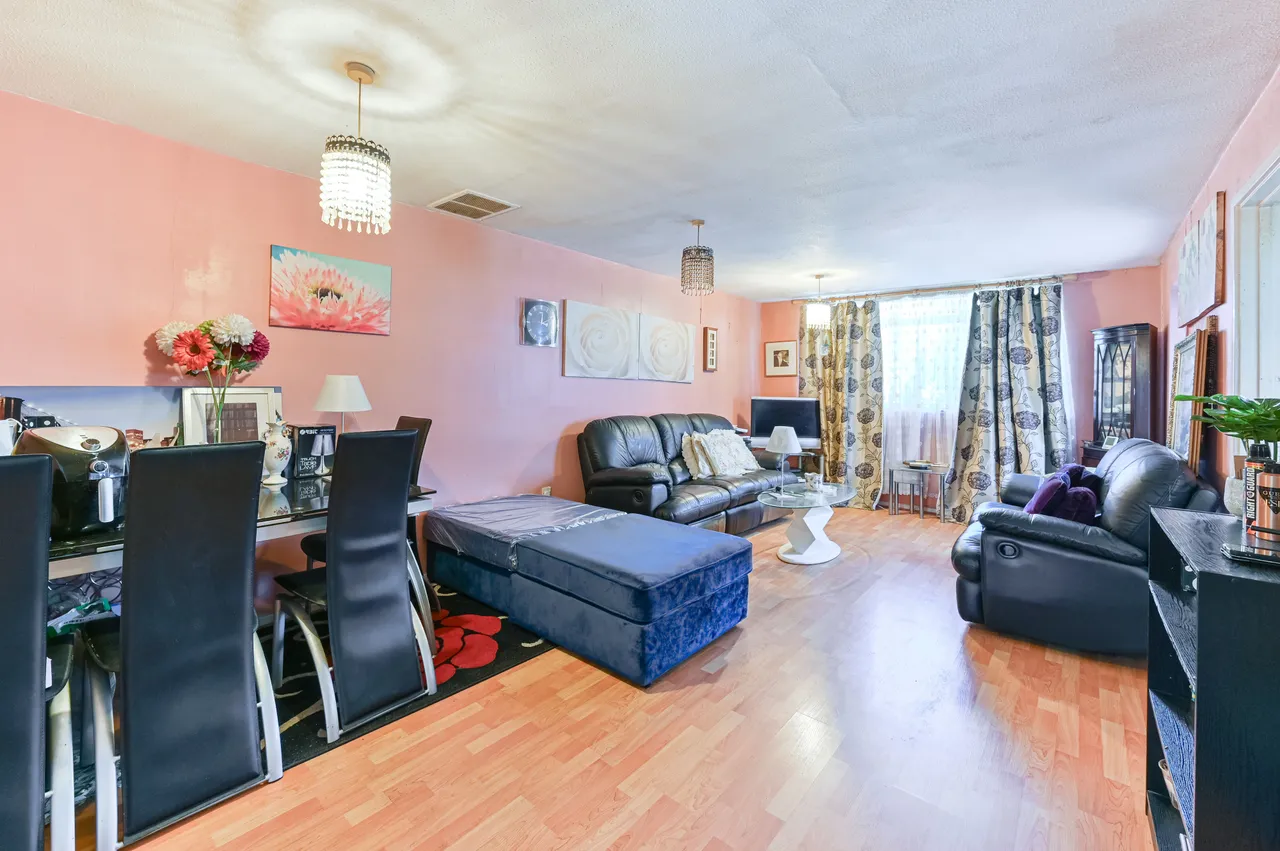 9 Rowan Avenue, London, photo 2