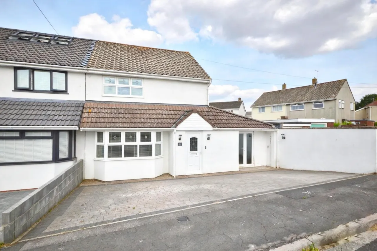 3 bed house for sale — Lockemor Road, Bristol