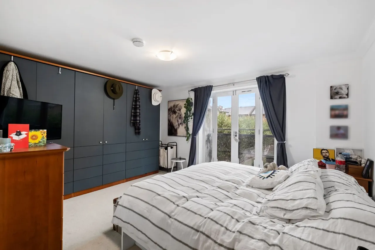Cotton Row, London, SW11, photo 3