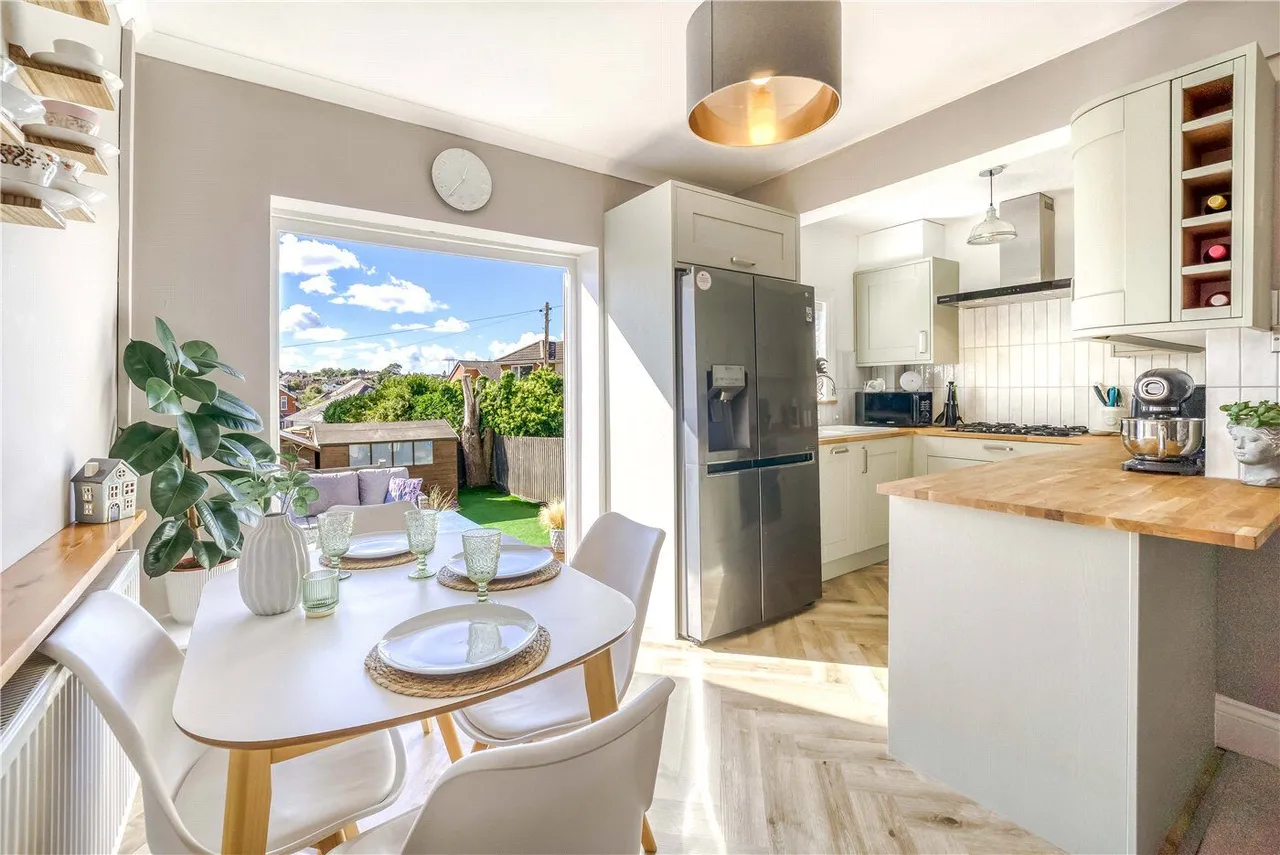 Lincoln Road, Parkstone, BH12, photo 2