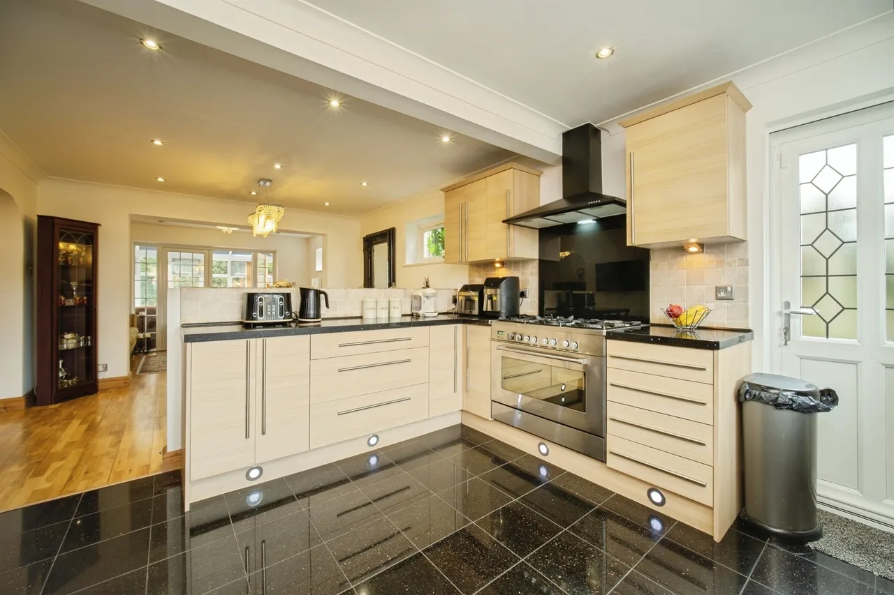 Poynings Crescent, Basingstoke, RG21, photo 2
