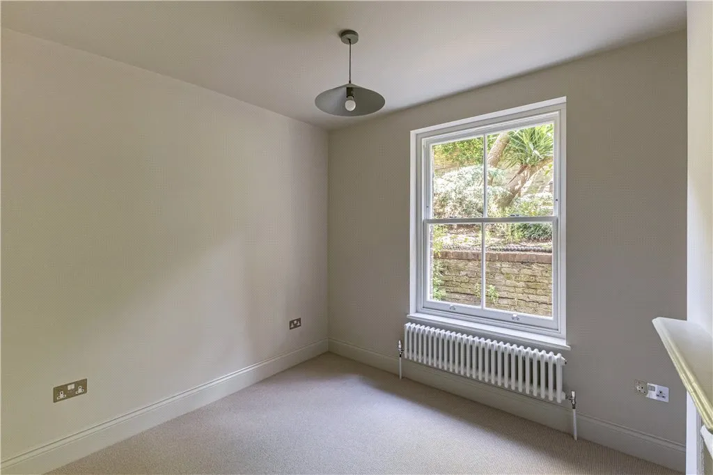 Rostrevor Road, London, SW6, photo 29