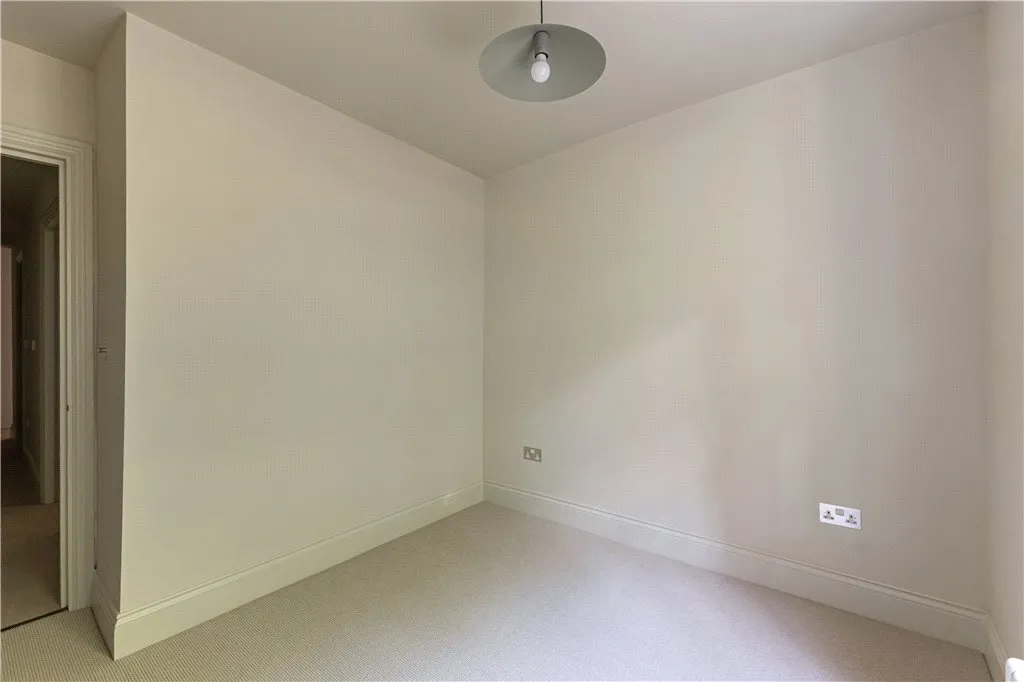 Rostrevor Road, London, SW6, photo 30