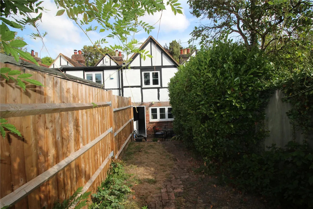 Ralph Cottages, Ford Manor Road, Dormansland, Lingfield, RH7 6NZ, photo 8