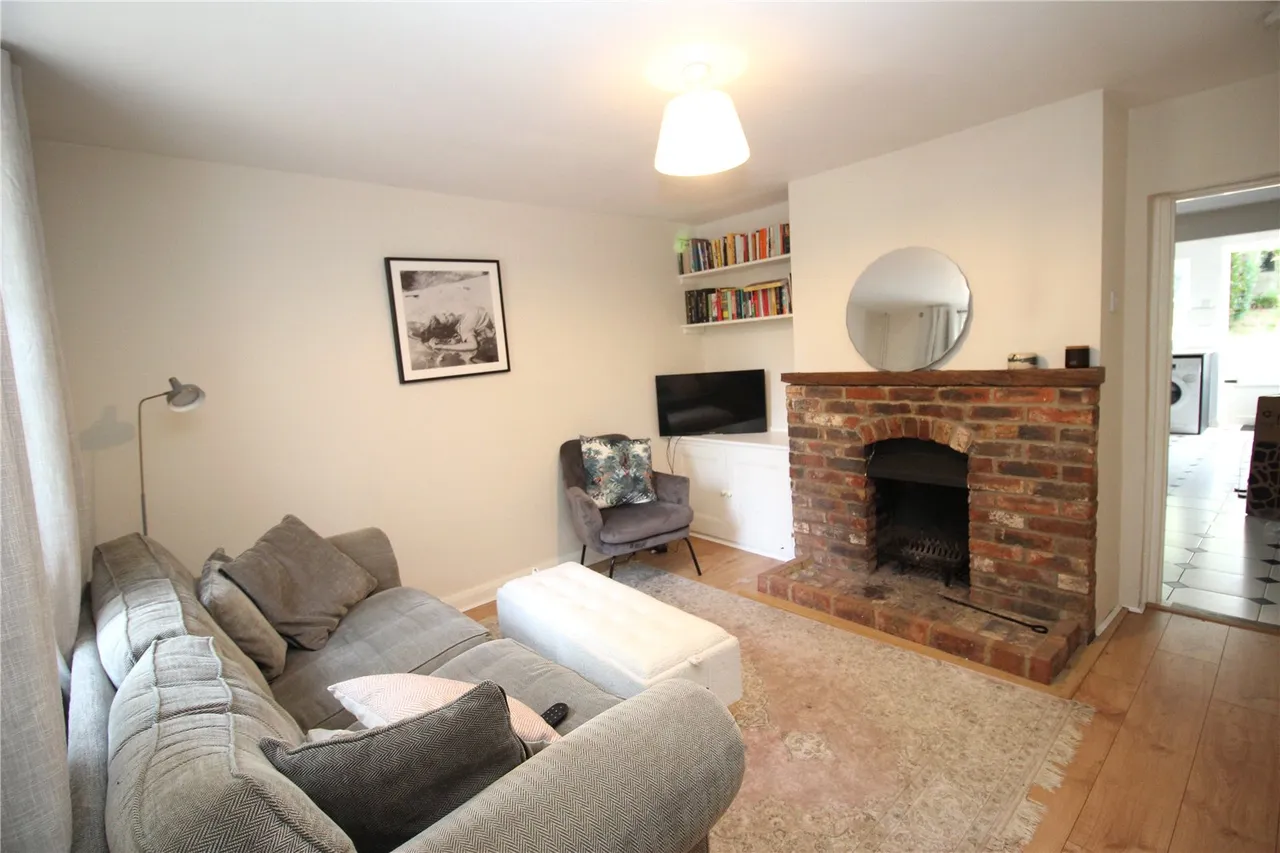 Ralph Cottages, Ford Manor Road, Dormansland, Lingfield, RH7 6NZ, photo 2