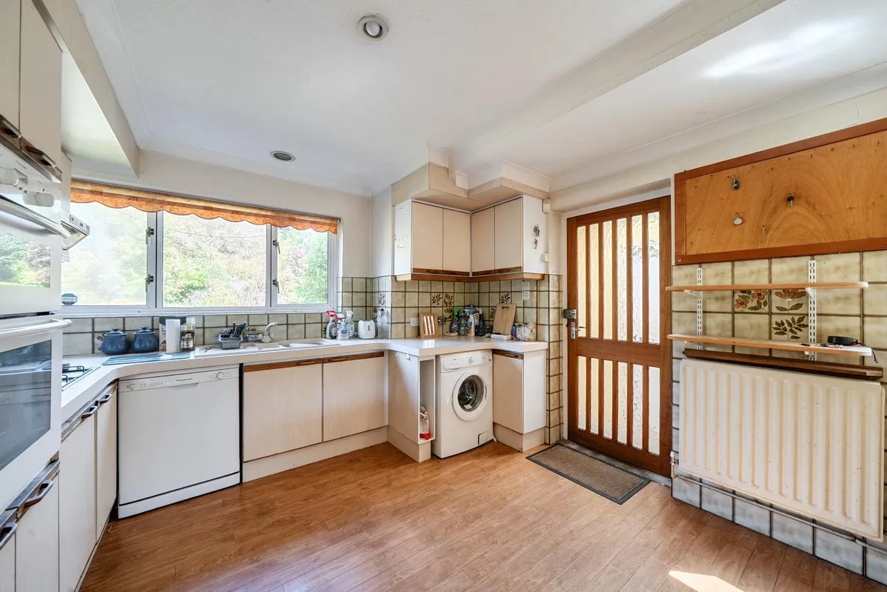 Elgin Road, BH4, photo 6