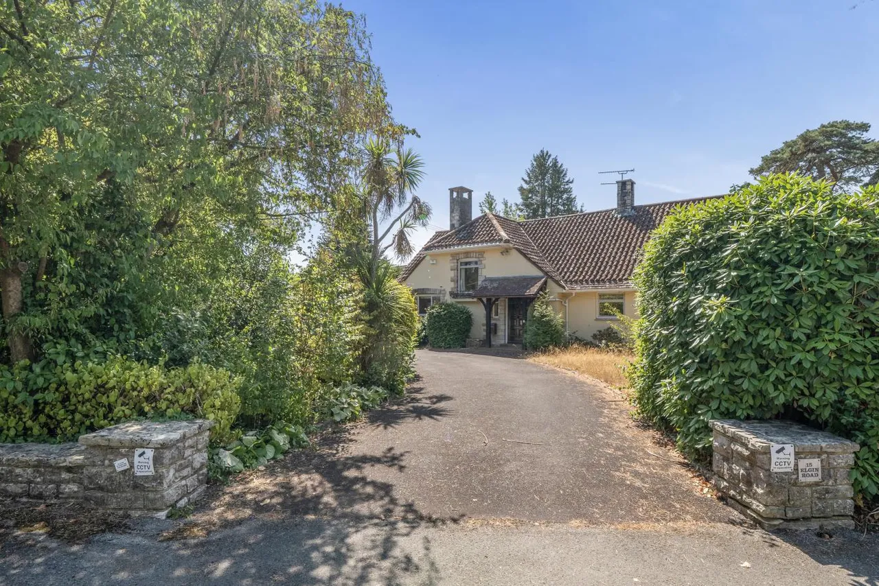 Elgin Road, BH4, photo 21