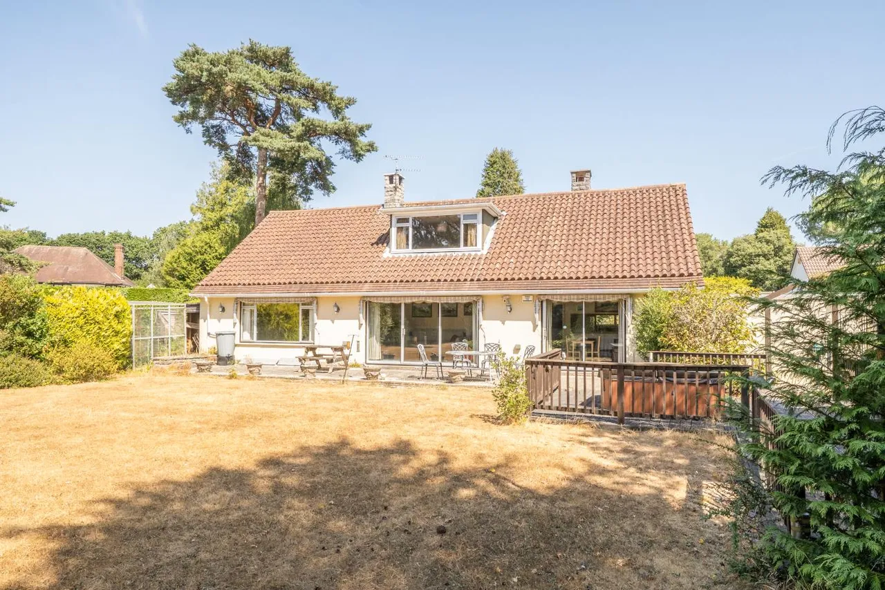 Elgin Road, BH4, photo 17