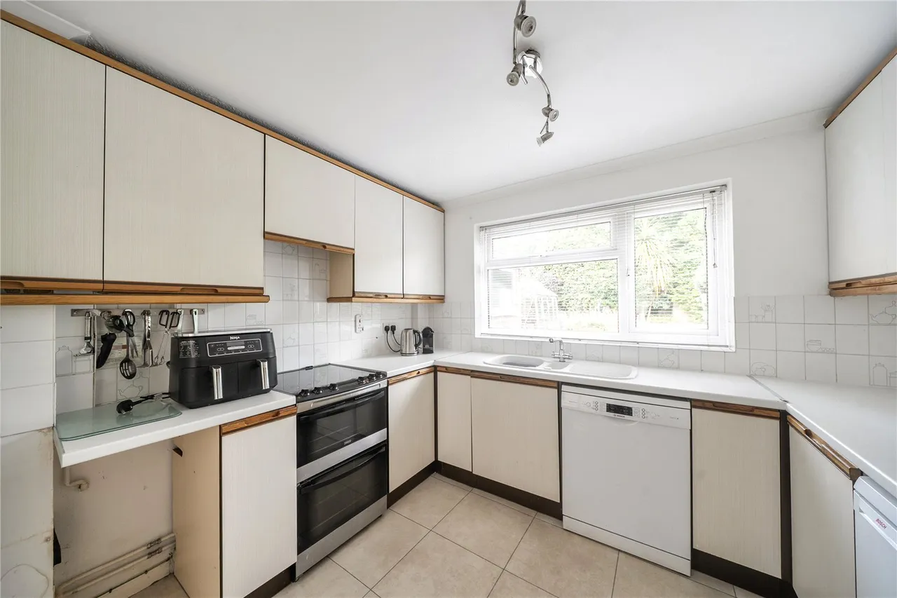 Michelmersh Close, Rownhams, Southampton, Hampshire, SO16 8DX, photo 6