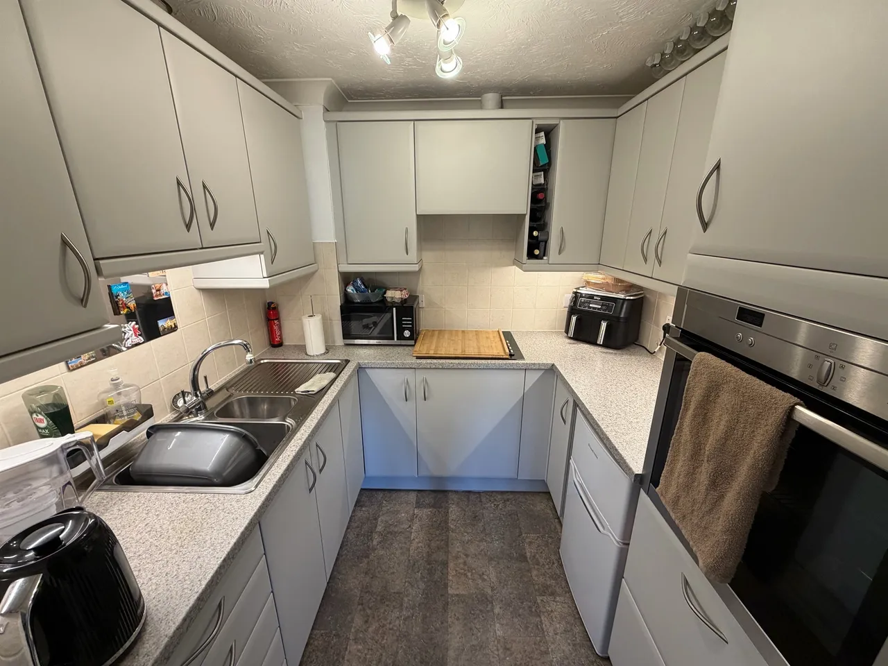 Archers Court, Salisbury, SP1, photo 4