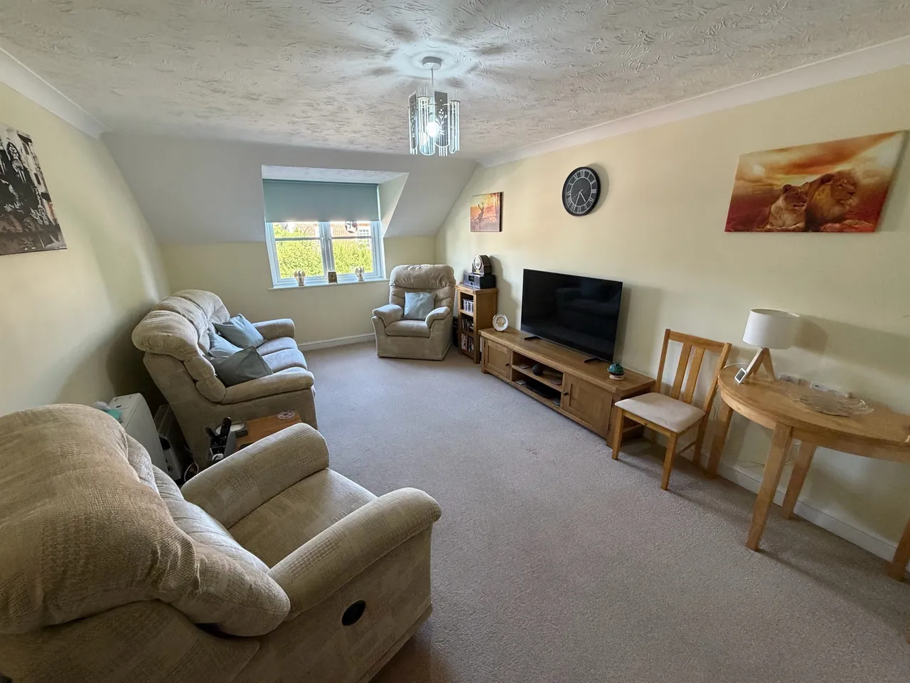 Archers Court, Salisbury, SP1, photo 2