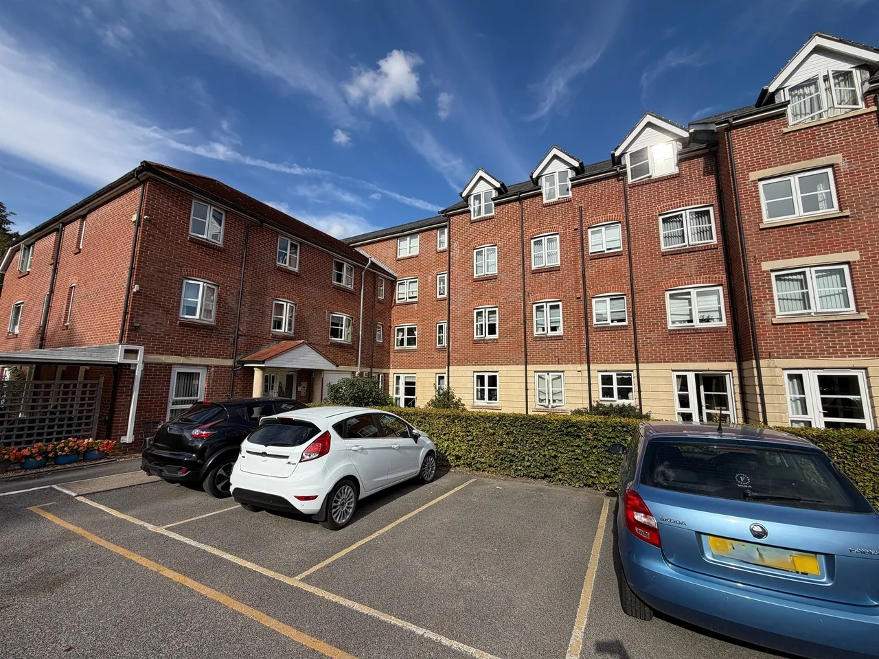 Archers Court, Salisbury, SP1, photo 9