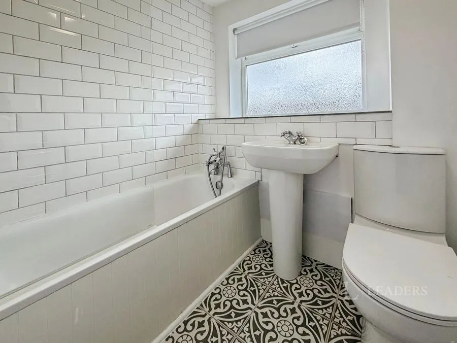 Warrener Grove, Nottingham, NG5, photo 13