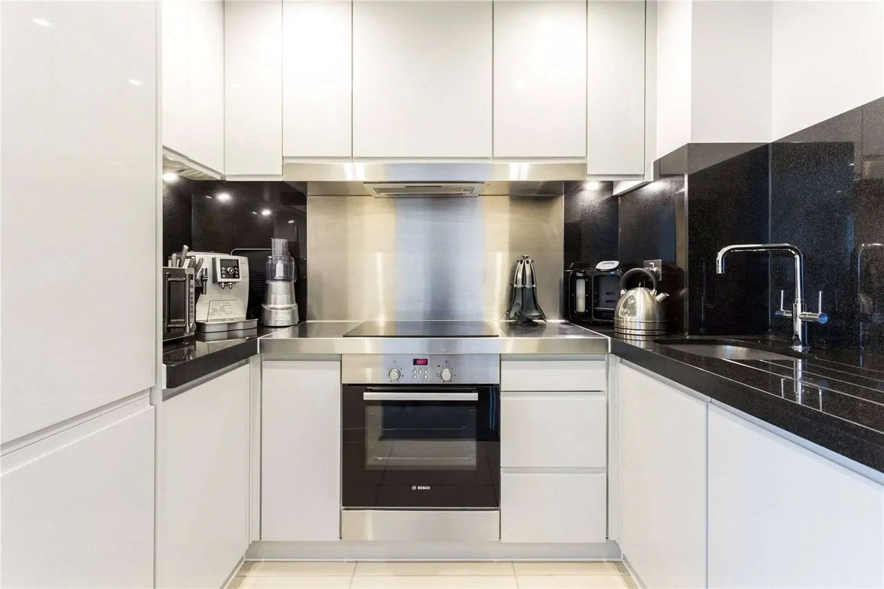 New Providence Wharf, 1 Fairmont Avenue, Canary Wharf, London, E14 9PJ, photo 2
