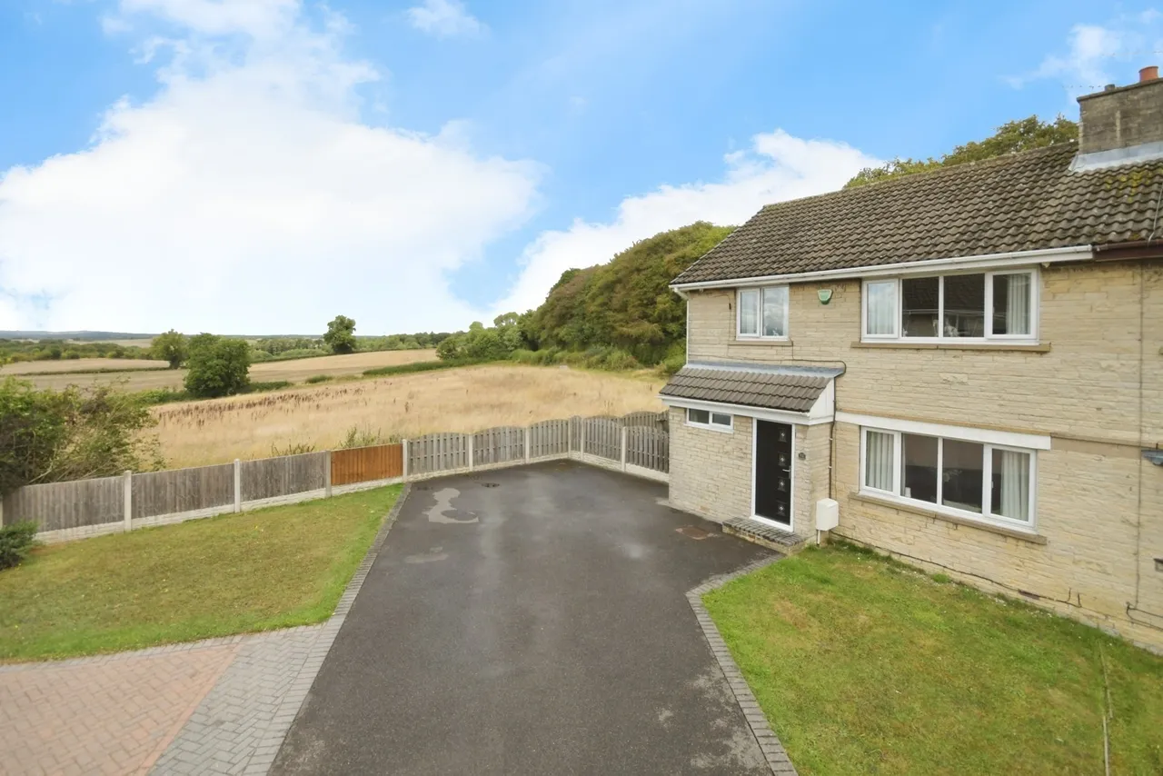 3 bed house for sale — Ruthyn Avenue, CHESTERFIELD, Derbyshire, S43