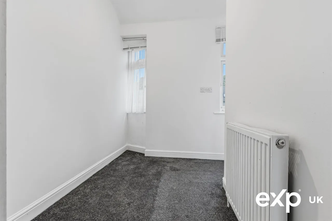 Basford Road, Nottingham, NG6, photo 15